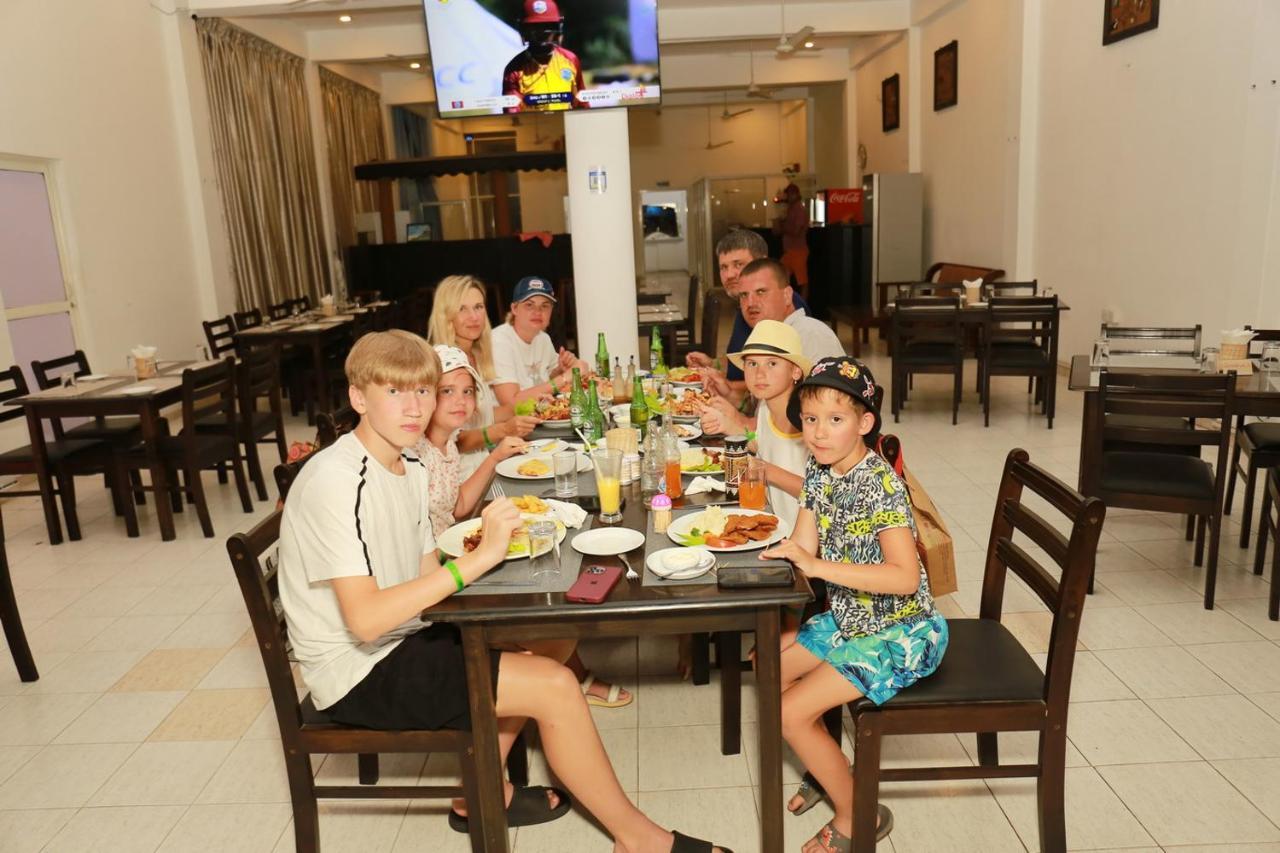 Coconut Primitive Otel Negombo Dış mekan fotoğraf
