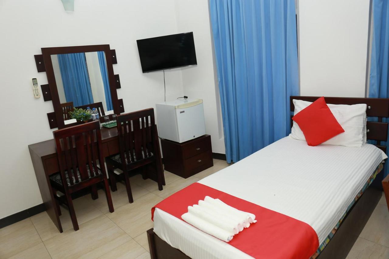 Coconut Primitive Otel Negombo Dış mekan fotoğraf