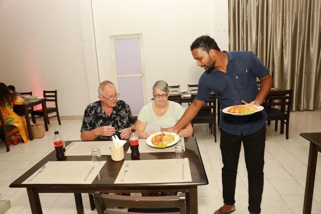 Coconut Primitive Otel Negombo Dış mekan fotoğraf